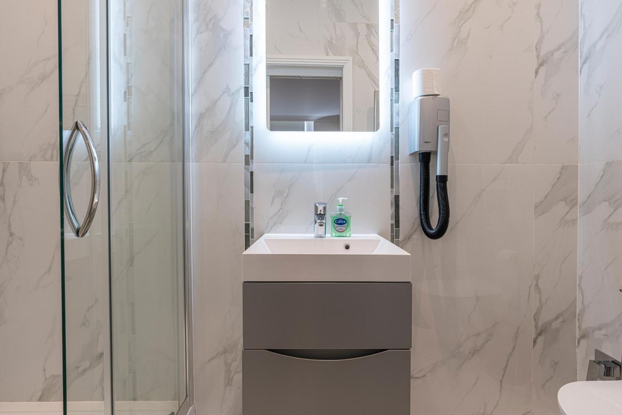 Modern Apartments Near Harrods And The Science Museum لندن الغرفة الصورة